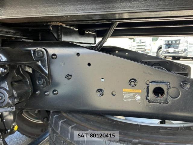 Mitsubishi FIGHTER 2025-12 8524860-16