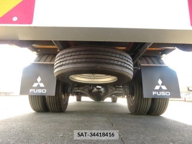 Mitsubishi FIGHTER 2026-05 8524846-19