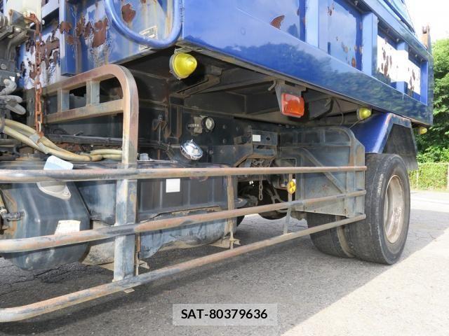 Mitsubishi FIGHTER 2014-06 8524854-11