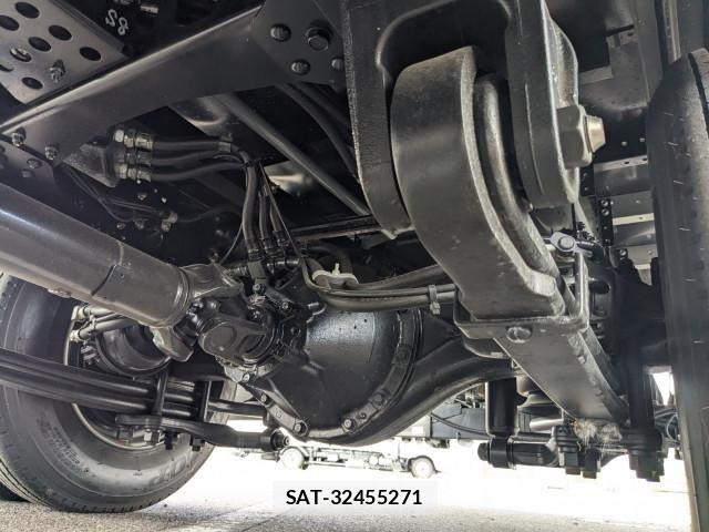 Mitsubishi FIGHTER 2026-02 8524844-16