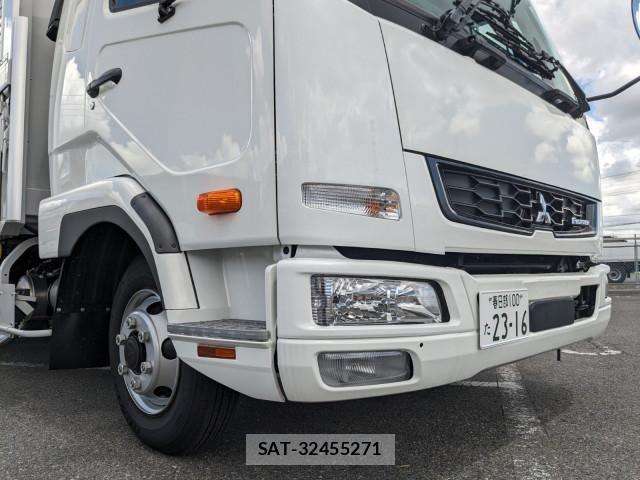 Mitsubishi FIGHTER 2026-02 8524844-27