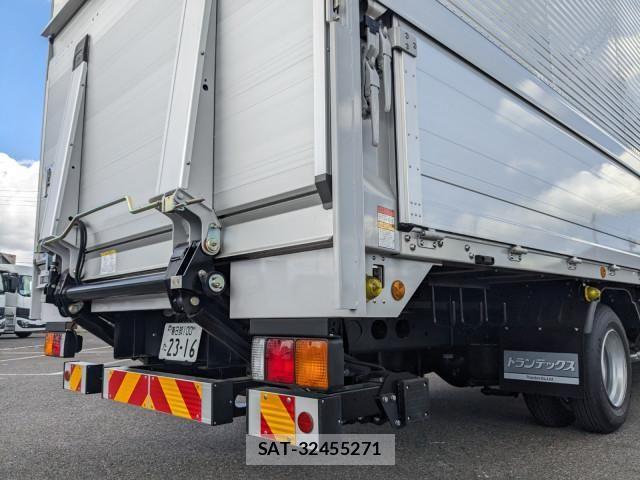 Mitsubishi FIGHTER 2026-02 8524844-5