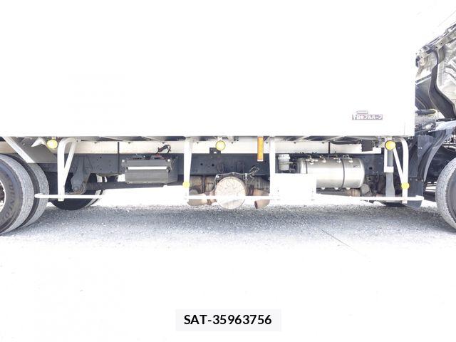 Mitsubishi FIGHTER 2015-12 8524861-15