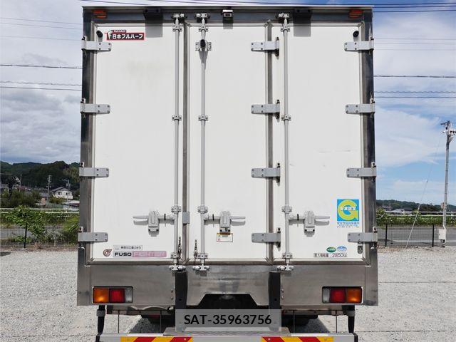 Mitsubishi FIGHTER 2015-12 8524861-5