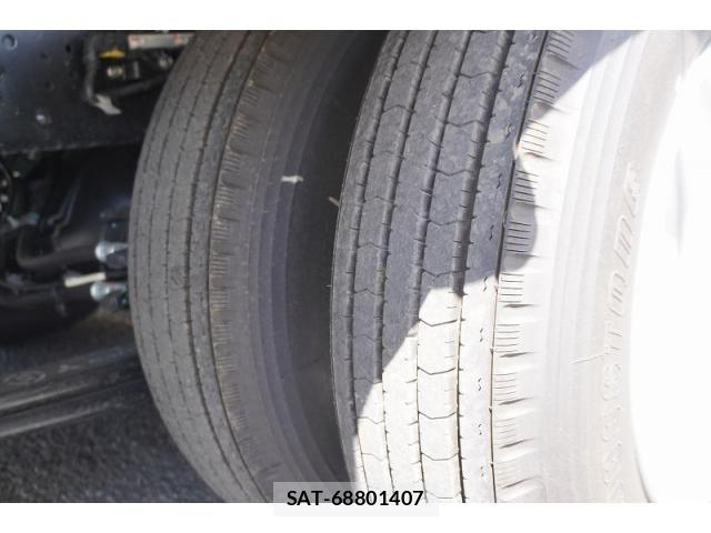 Mitsubishi FIGHTER 2025-10 8524842-10