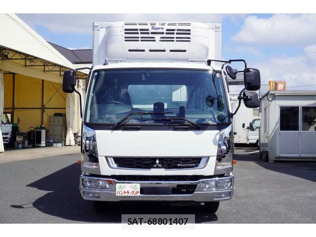 Mitsubishi FIGHTER 2025-10 8524842-1