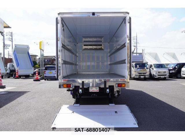 Mitsubishi FIGHTER 2025-10 8524842-20