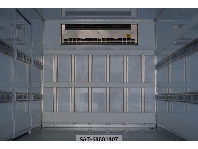 Mitsubishi FIGHTER 2025-10 8524842-24