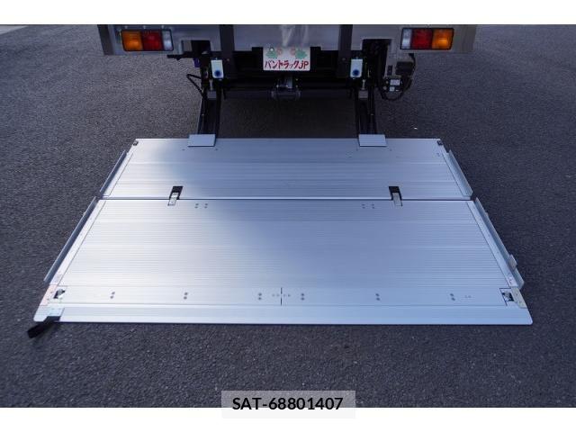 Mitsubishi FIGHTER 2025-10 8524842-26