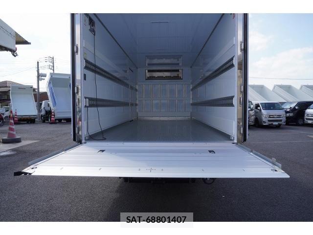 Mitsubishi FIGHTER 2025-10 8524842-27