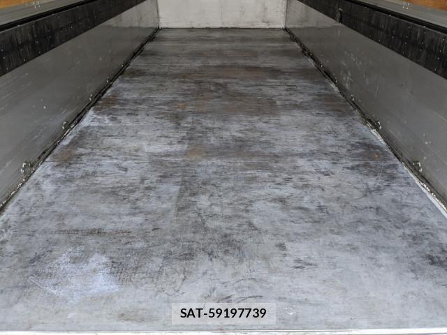 Mitsubishi FIGHTER 2022-05 8524848-10