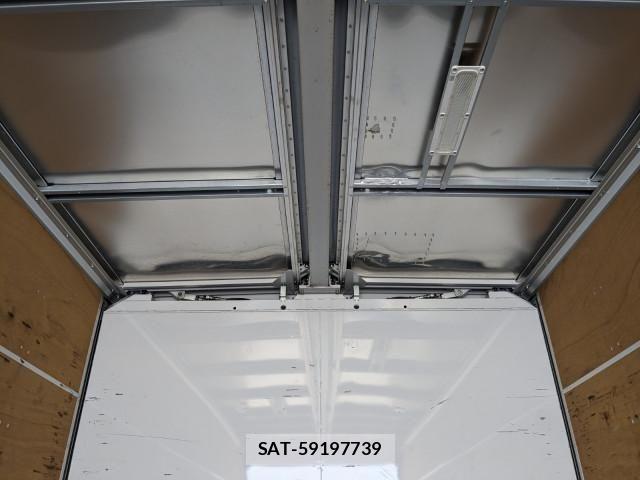 Mitsubishi FIGHTER 2022-05 8524848-13