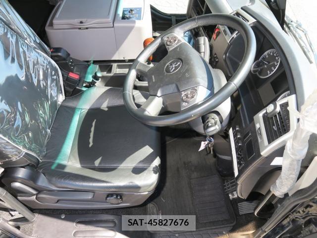 Mitsubishi FIGHTER 2019-12 8524849-29