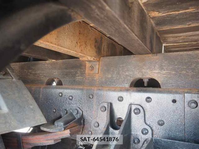 Mitsubishi FIGHTER 2004-10 8524859-25