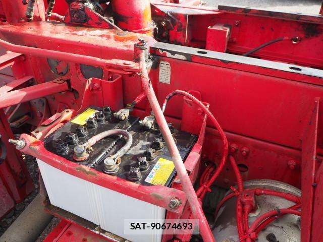 Mitsubishi FIGHTER 2012-08 8524857-14