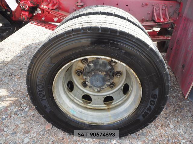 Mitsubishi FIGHTER 2012-08 8524857-24