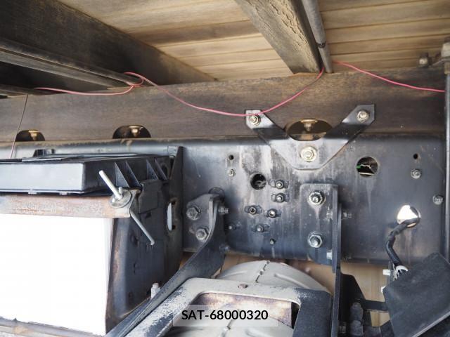 Mitsubishi FIGHTER 2014-03 8524858-17