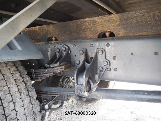Mitsubishi FIGHTER 2014-03 8524858-19