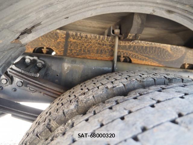 Mitsubishi FIGHTER 2014-03 8524858-21