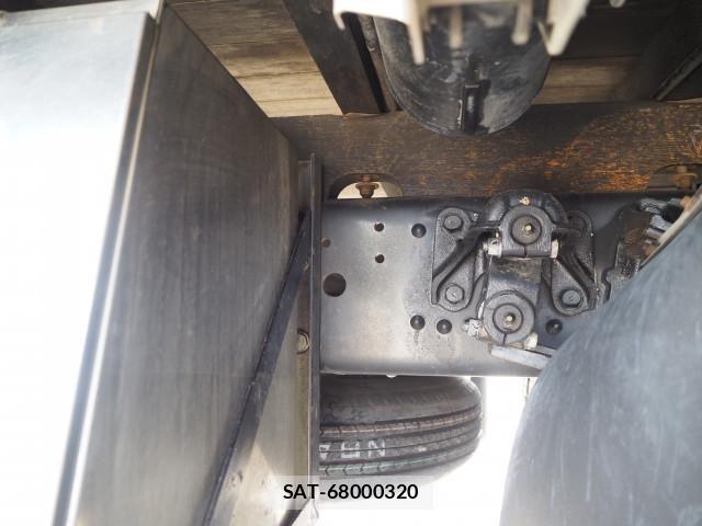 Mitsubishi FIGHTER 2014-03 8524858-22