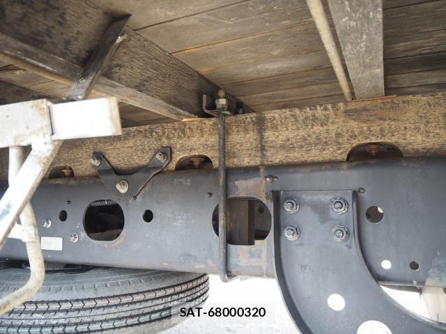 Mitsubishi FIGHTER 2014-03 8524858-24