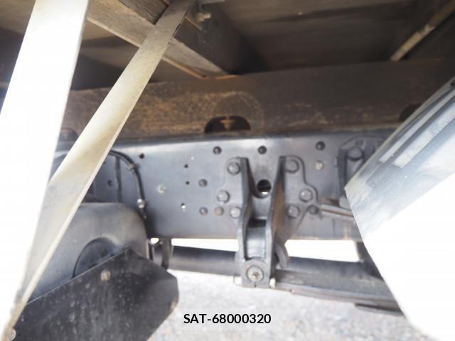 Mitsubishi FIGHTER 2014-03 8524858-26