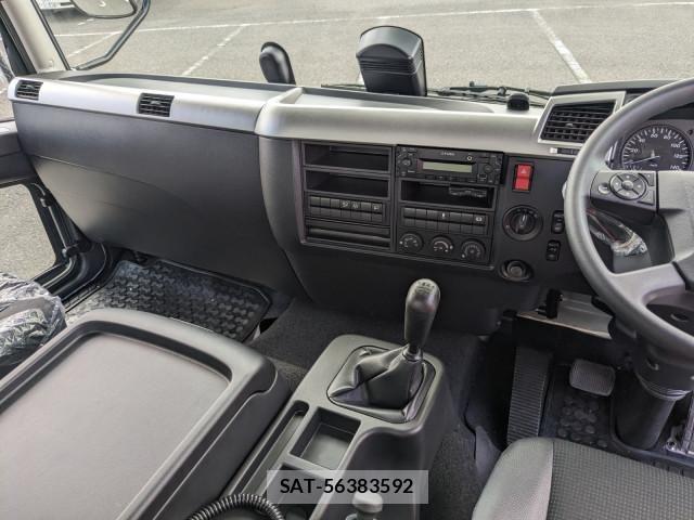 Mitsubishi FIGHTER 2026-02 8524843-27