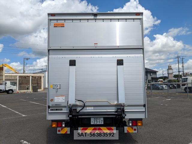 Mitsubishi FIGHTER 2026-02 8524843-4