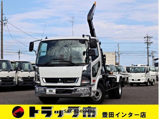 Mitsubishi FIGHTER 2026-04 8524850-0
