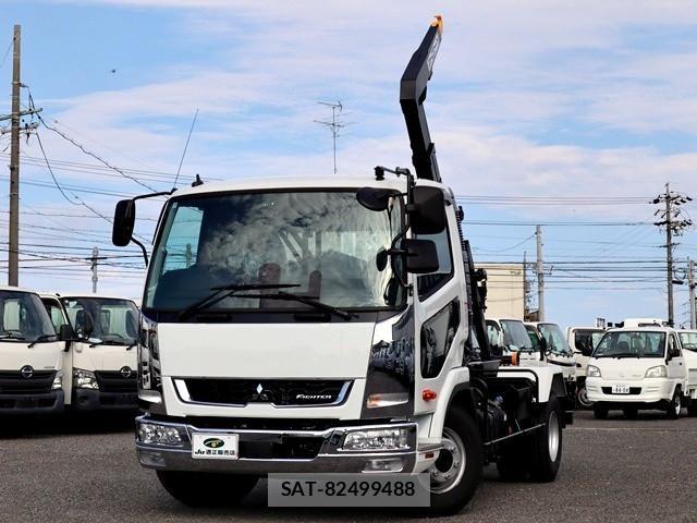 Mitsubishi FIGHTER 2026-04 8524850-9