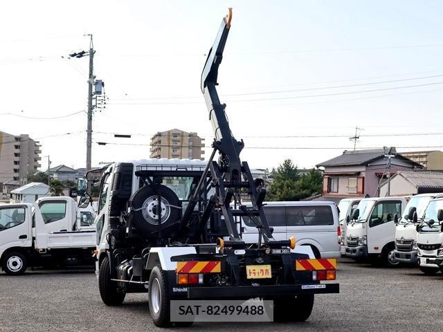 Mitsubishi FIGHTER 2026-04 8524850-10