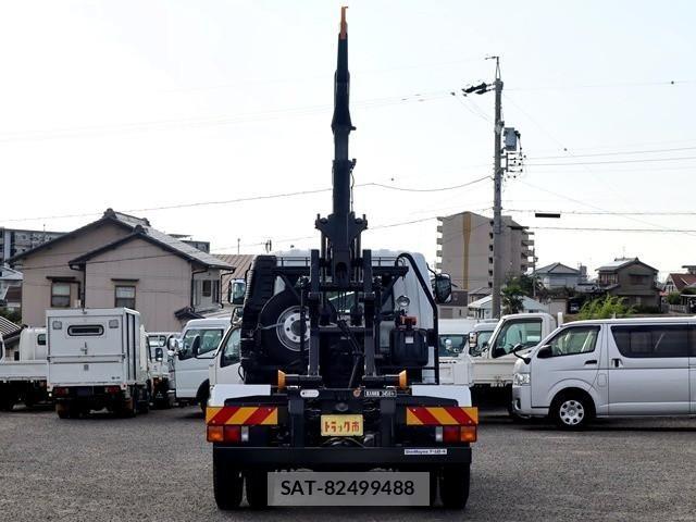 Mitsubishi FIGHTER 2026-04 8524850-11