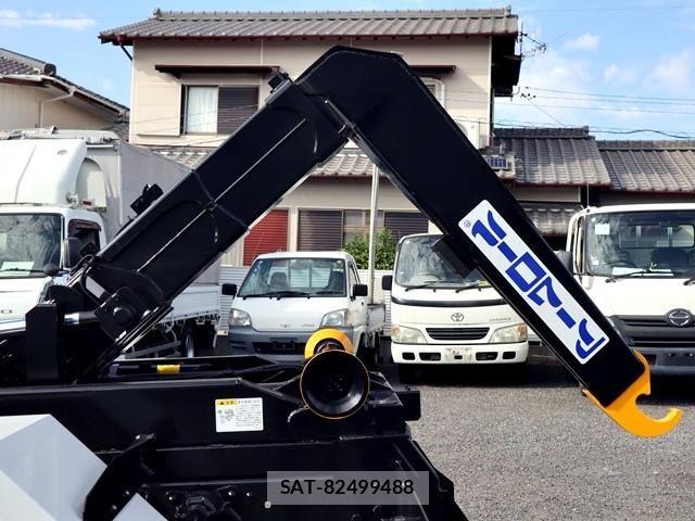 Mitsubishi FIGHTER 2026-04 8524850-12