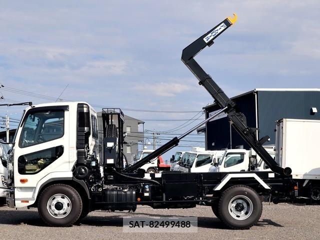 Mitsubishi FIGHTER 2026-04 8524850-18