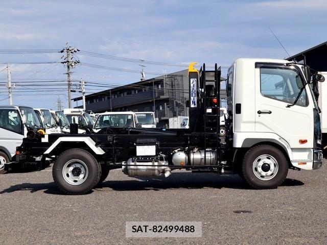 Mitsubishi FIGHTER 2026-04 8524850-7