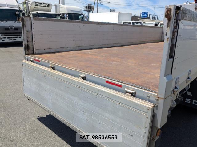 Mitsubishi FIGHTER 2018-09 8524851-9