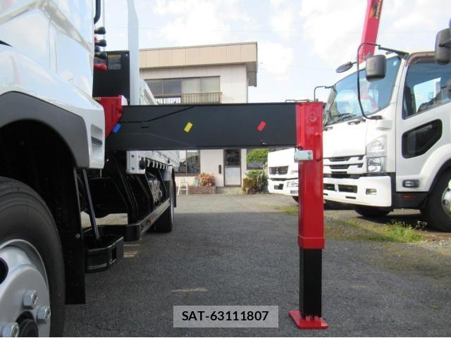 Mitsubishi FIGHTER 2026-04 8524847-11