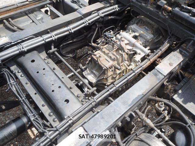 Mitsubishi FIGHTER 2013-07 8561878-16