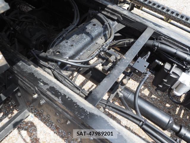 Mitsubishi FIGHTER 2013-07 8561878-18