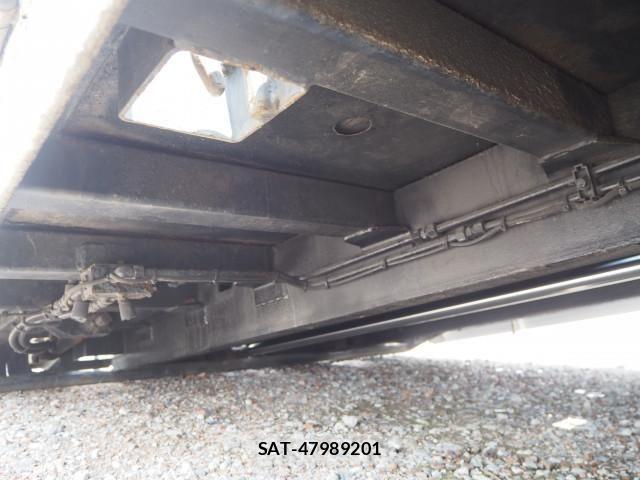 Mitsubishi FIGHTER 2013-07 8561878-23