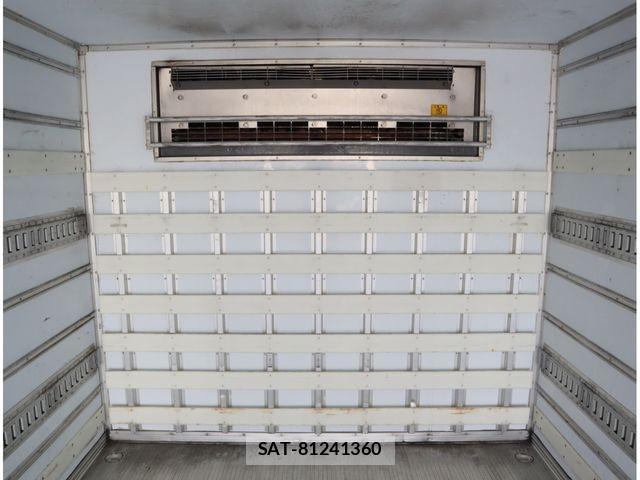 Mitsubishi FIGHTER 2020-12 8561879-11