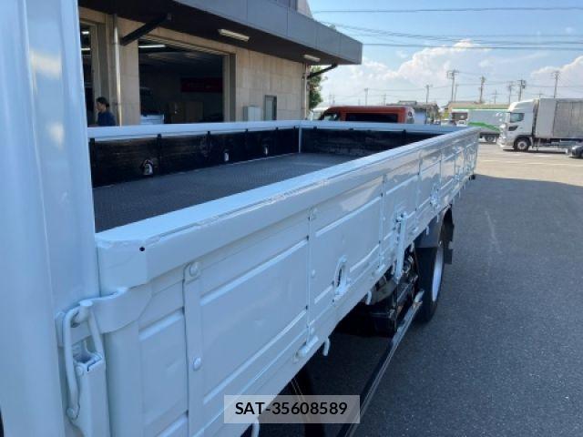 Mitsubishi FIGHTER 2005-06 8561890-6