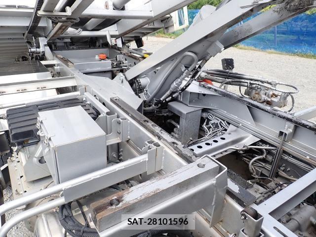 Mitsubishi FIGHTER 2021-12 8561877-19