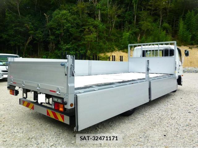 Mitsubishi FIGHTER 2026-05 8561880-18