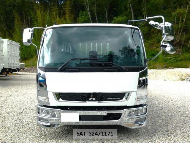 Mitsubishi FIGHTER 2026-05 8561880-1
