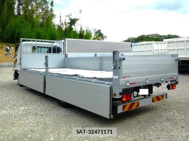 Mitsubishi FIGHTER 2026-05 8561880-19
