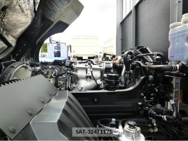 Mitsubishi FIGHTER 2026-05 8561880-20