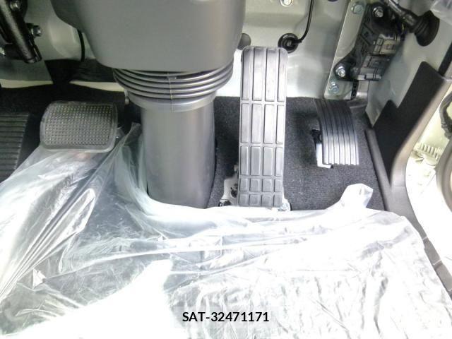 Mitsubishi FIGHTER 2026-05 8561880-29