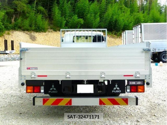 Mitsubishi FIGHTER 2026-05 8561880-4