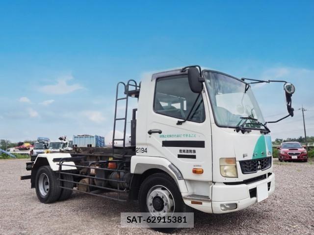 Mitsubishi FIGHTER 2010-09 8626750-6